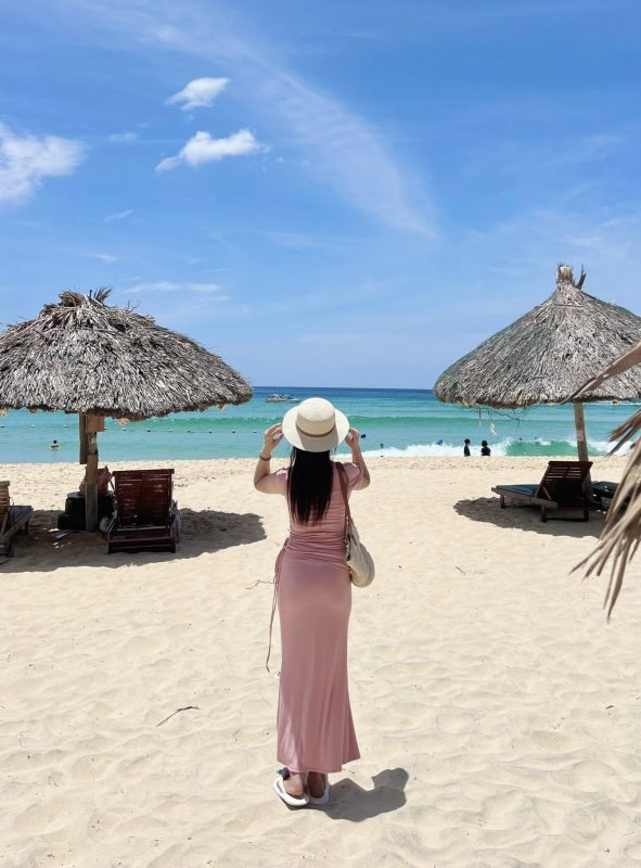 Tips tạo dáng chụp ảnh khi đi biển nghệ thuật, chất nhất