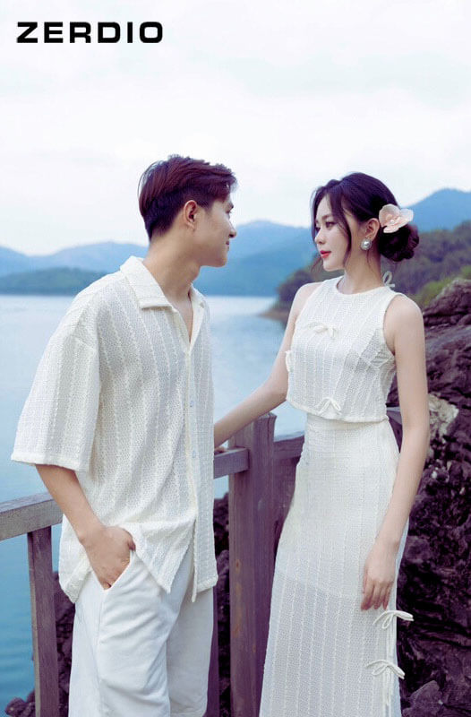 cách chụp ảnh nam đi biển với người yêu