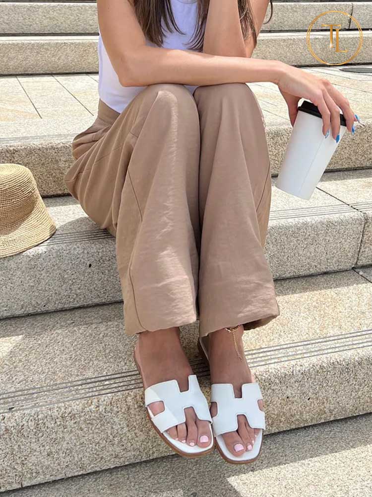 Đế dép Hermes làm bằng gì