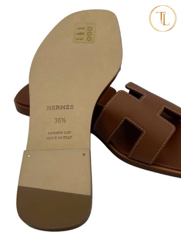 Đế dép Hermes làm bằng gì? Những lưu ý quan trọng khi sử dụng