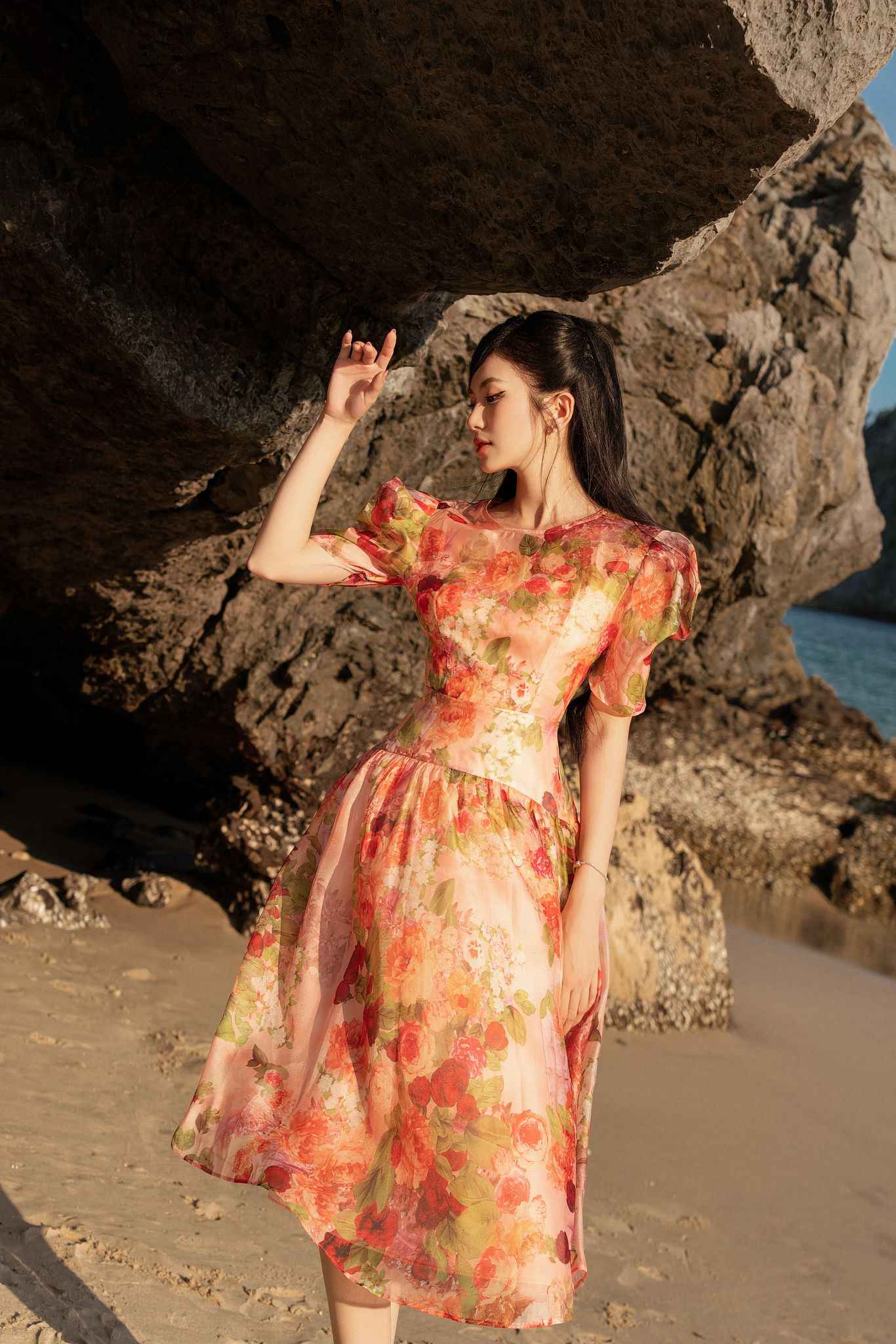 Đầm dáng ôm cổ tròn phối tay phồng LD200 (4)