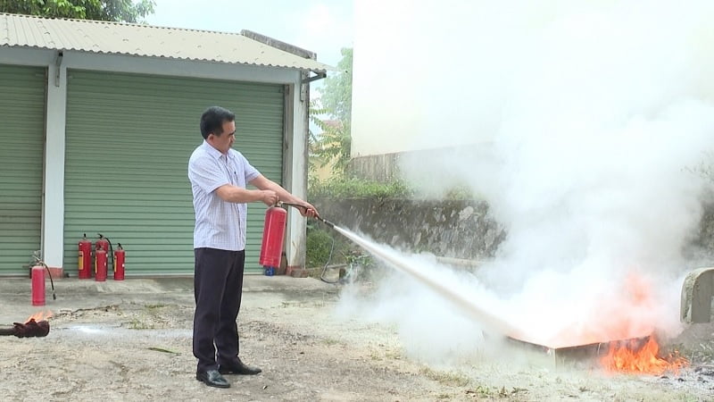 Ứng dụng của bình chữa cháy bột và C02