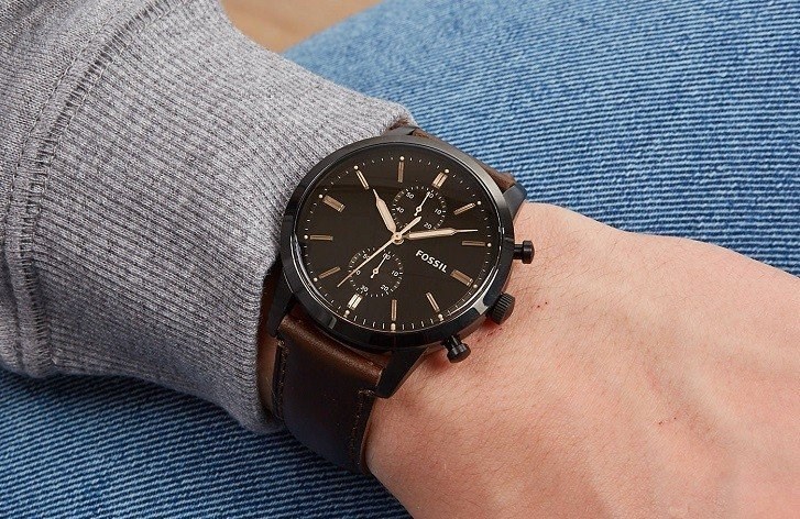 Màu sắc thanh lịch, đeo vừa vặn tay người dùng