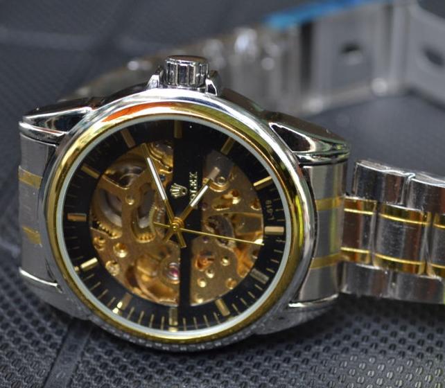 dong ho nam co lo may