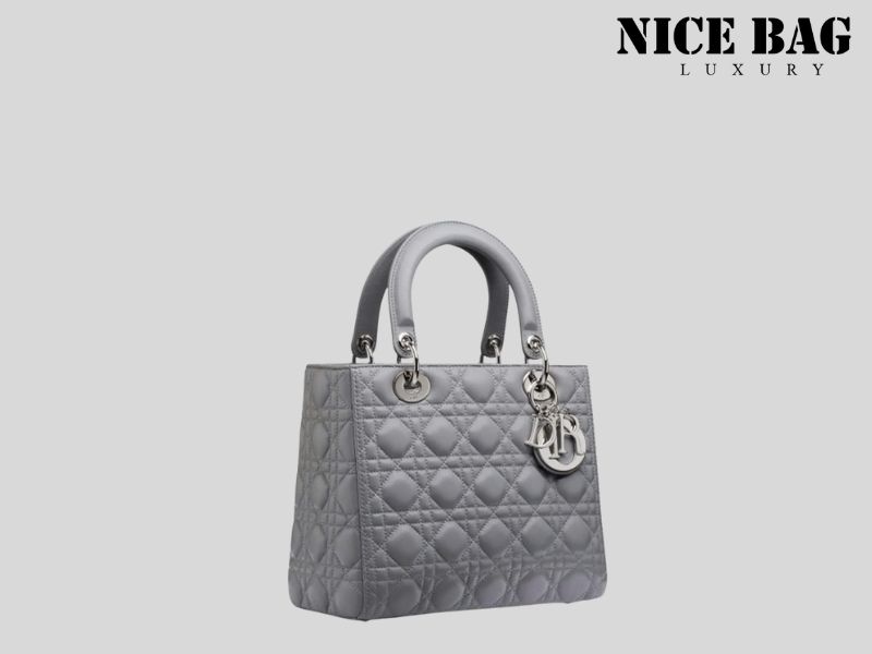 Giá túi Dior Lady chính hãng dao động từ 3.800- 7.5000 USD