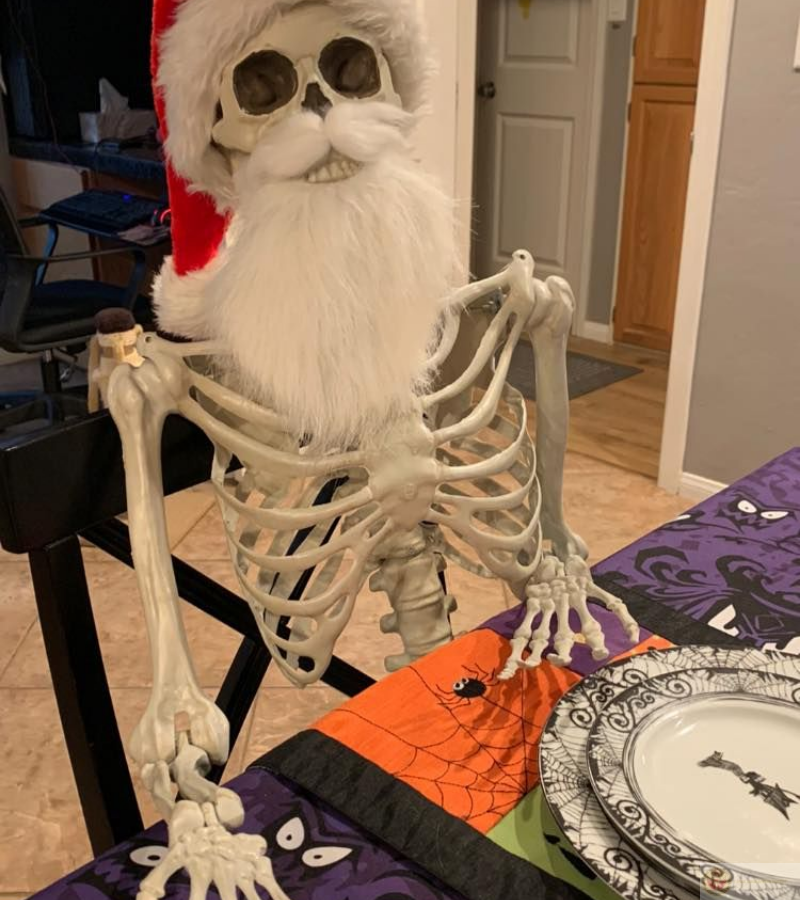 Skeleton hoá thân thành ông già noen