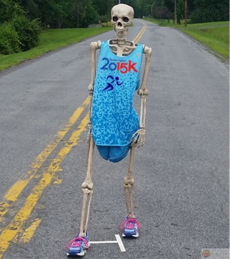 Skeleton chạy bộ