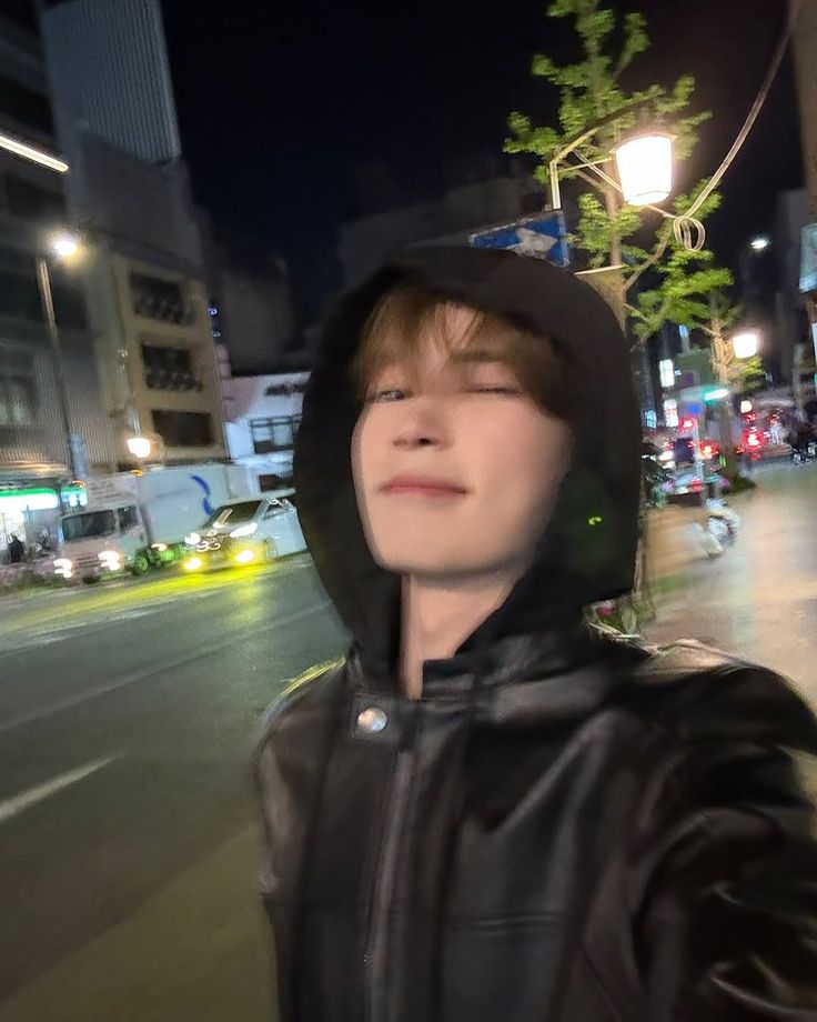 Góc nghiêng trầm ngâm giữa phố thị đông đúc