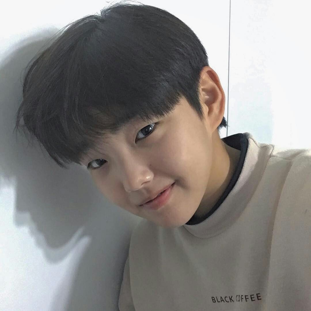 Hình ảnh trai đẹp 9 tuổi Việt Nam nổi bật nhờ nụ cười hồn nhiên đầy cuốn hút