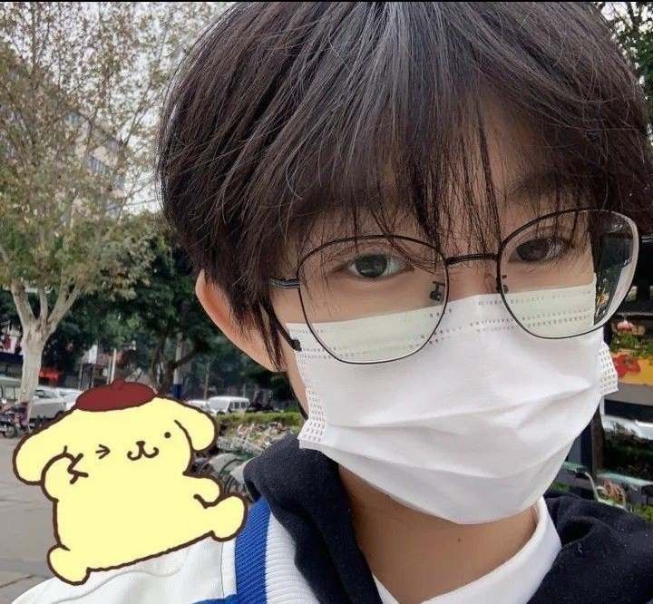 Ảnh trai đẹp 9 tuổi Việt Nam nhận được nhiều bình luận tích cực trên mạng xã hội