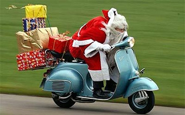 Ảnh chế Noel bá đạo về hành trình phát quà của ông già Noel