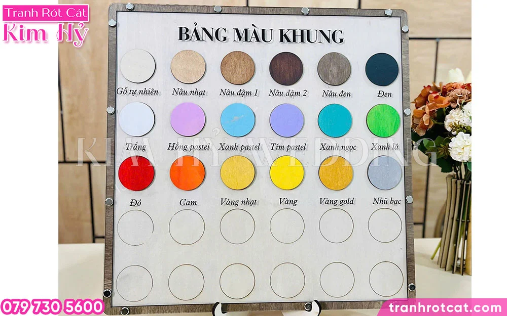 Bảng màu viền và nền gỗ tranh ký tên thả tim tại Kim Hỷ Wedding