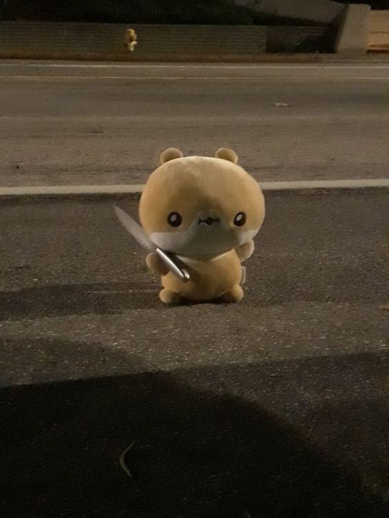 Có dao trong tay nên nói chuyện cho đàng hoàng