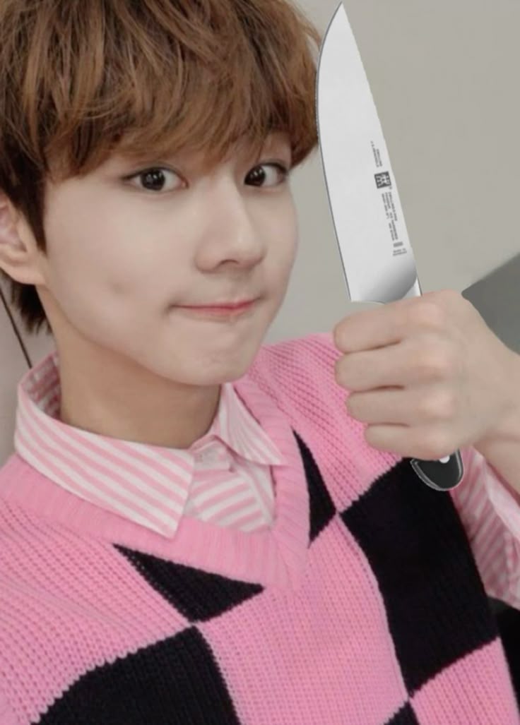 Không yêu thì thôi đừng bắt cầm dao hoài