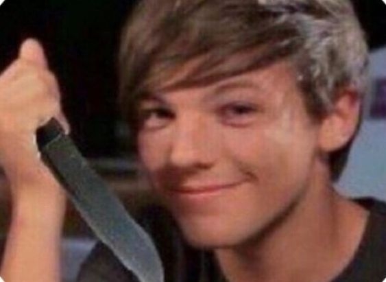 Ai làm bạn tui buồn, ra đây nói chuyện riêng