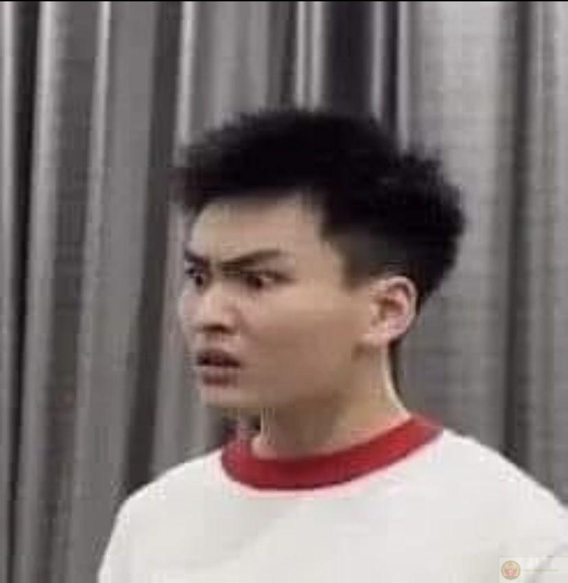 Một chiếc meme hoang mang độc đáo khiến người xem phải lưu về dùng trong chat