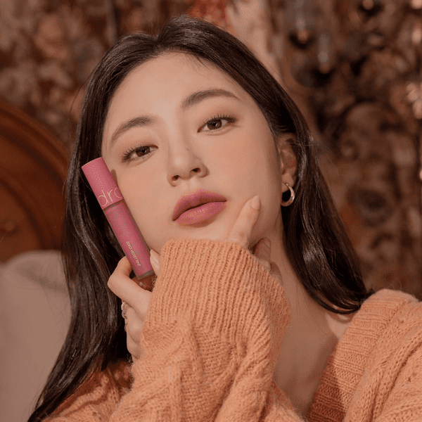 Thỏi son hồng baby Romand màu 18 Petal Tassel