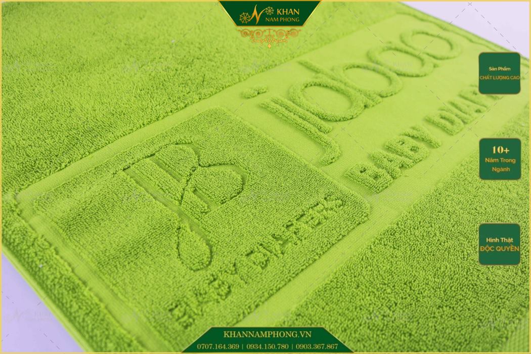 Khăn tắm sợi tre dập logo