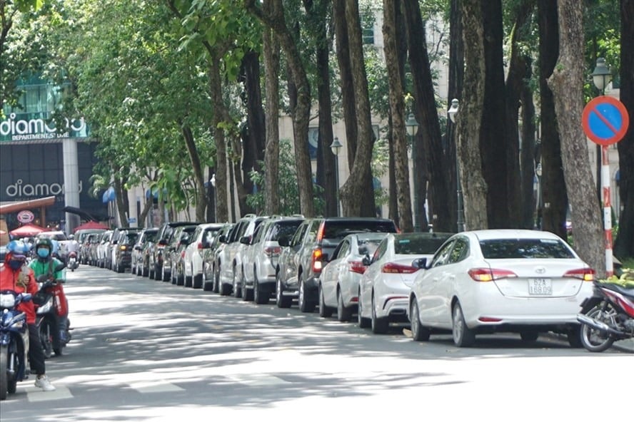 Quy định dừng xe, đỗ xe khi tham gia giao thông