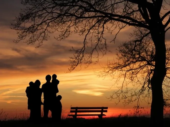 khon-ngoan-doi-dap-nguoi-ngoai-ga-cung-mot-me-cho-hoai-da-nhau-voh-2