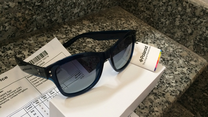 Logo Polaroid chính hãng để bạn kiểm tra hàng thật với giả