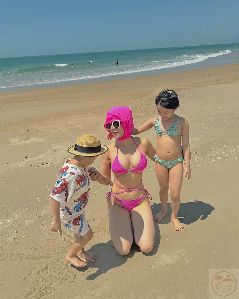 Diệp Lâm Anh bikini 10