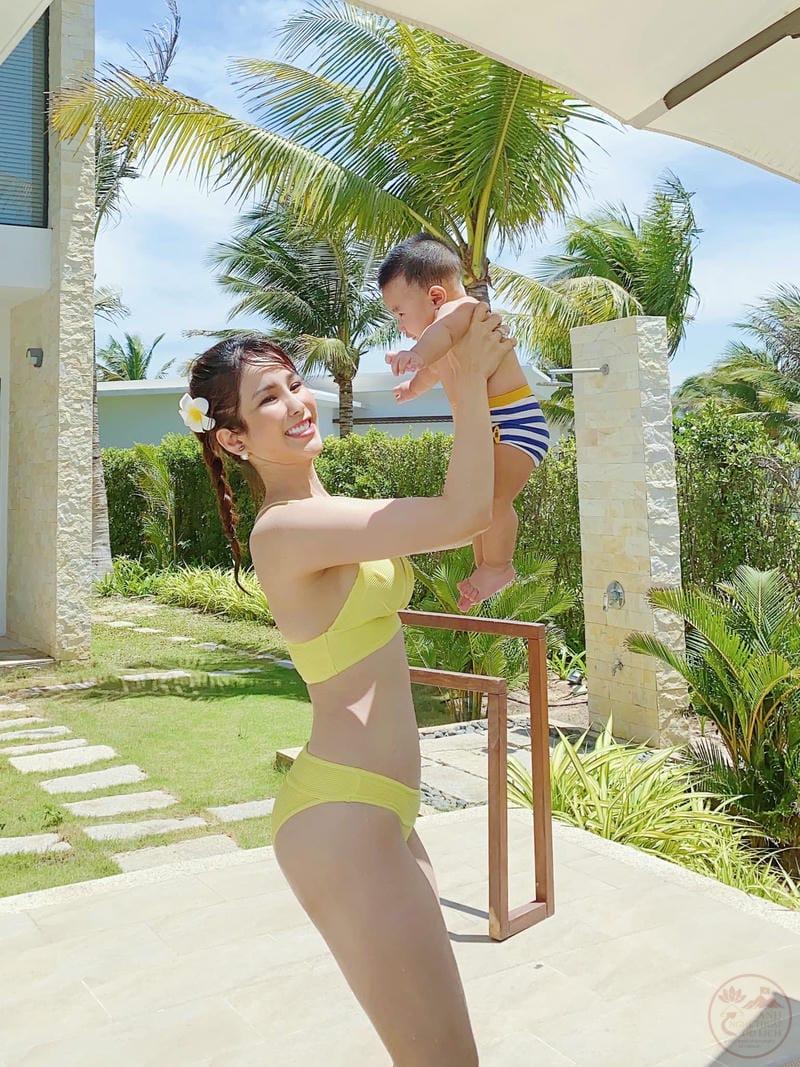 Diệp Lâm Anh bikini 31