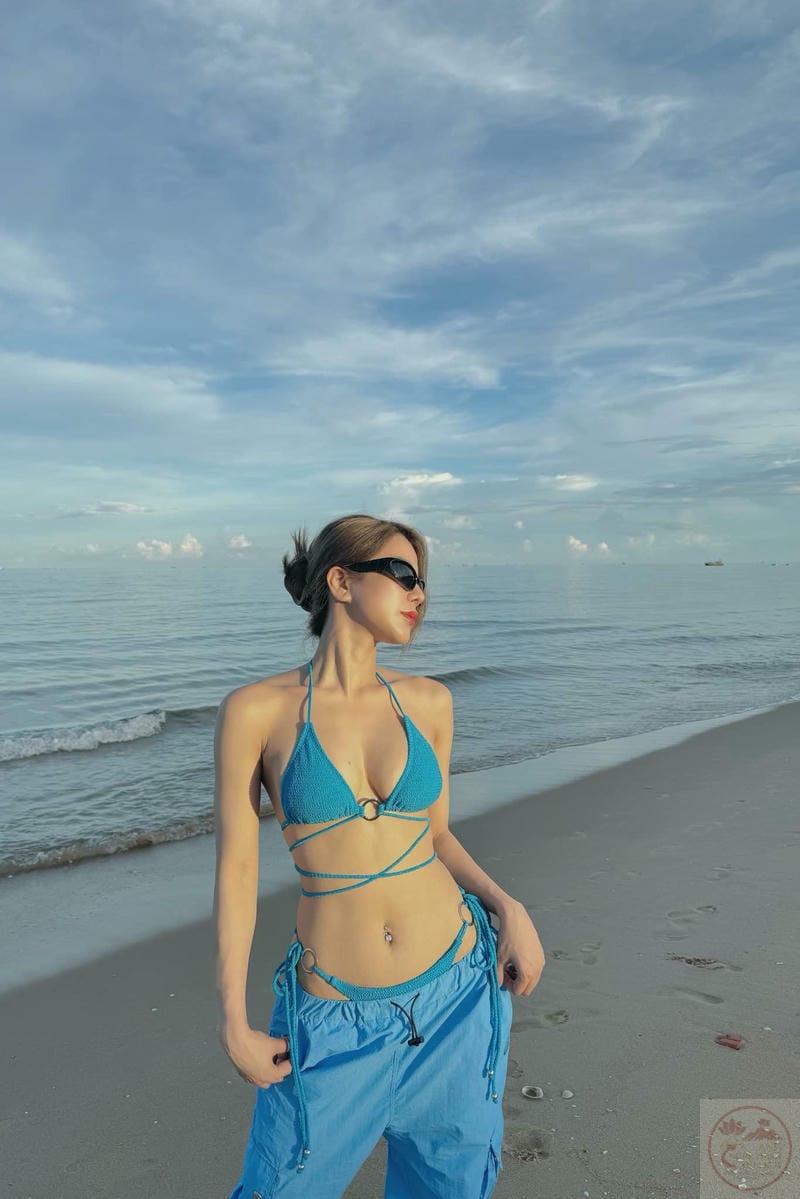 Diệp Lâm Anh bikini 7