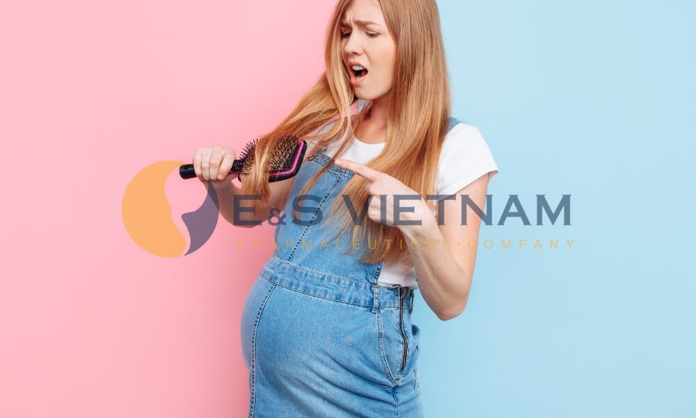 Mẹ mang thai con gái tóc phát triển rất nhanh trong quá trình mang thai