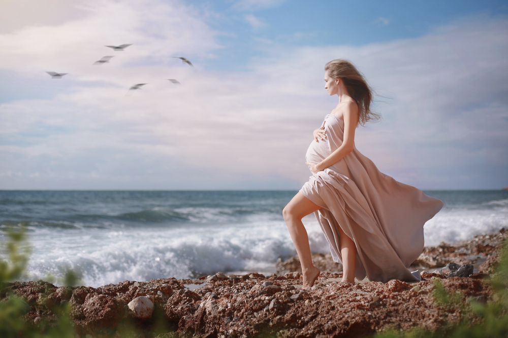 Nắng sớm là ánh sáng lý tưởng nhất để mẹ có bộ ảnh bầu tuyệt đẹp