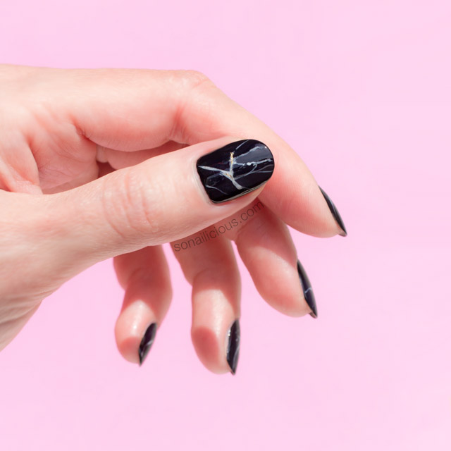 black-marble-nails-marble-stone-nails