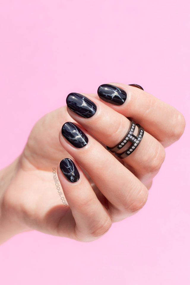 black-marble-nails-marble-stone-nail-art