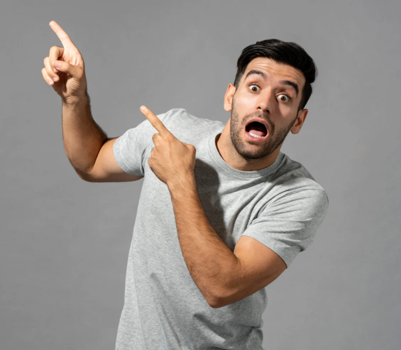 Meme ngạc nhiên chỉ tay