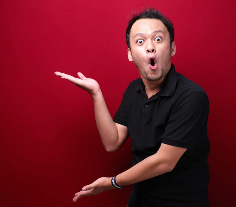 Meme chỉ tay ngạc nhiên