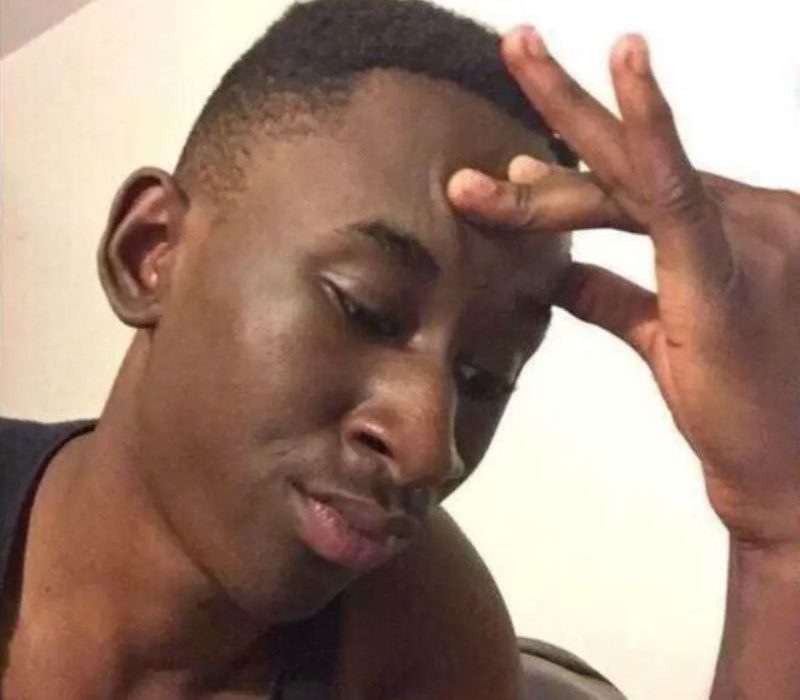 Meme ôm đầu suy nghĩ