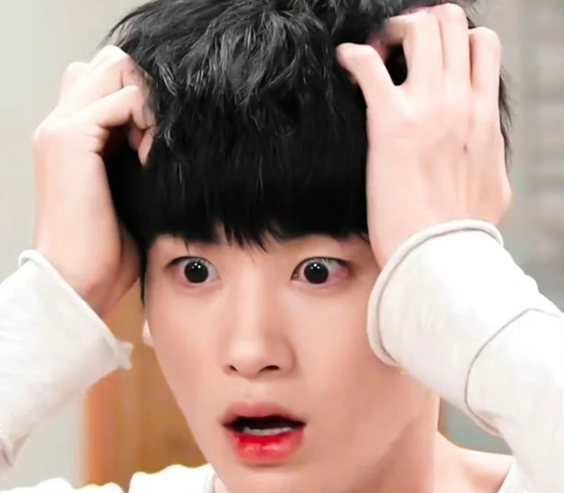 Ảnh meme ôm đầu