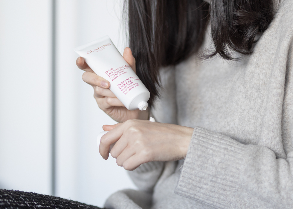 crème jeunesse main kem tay clarins