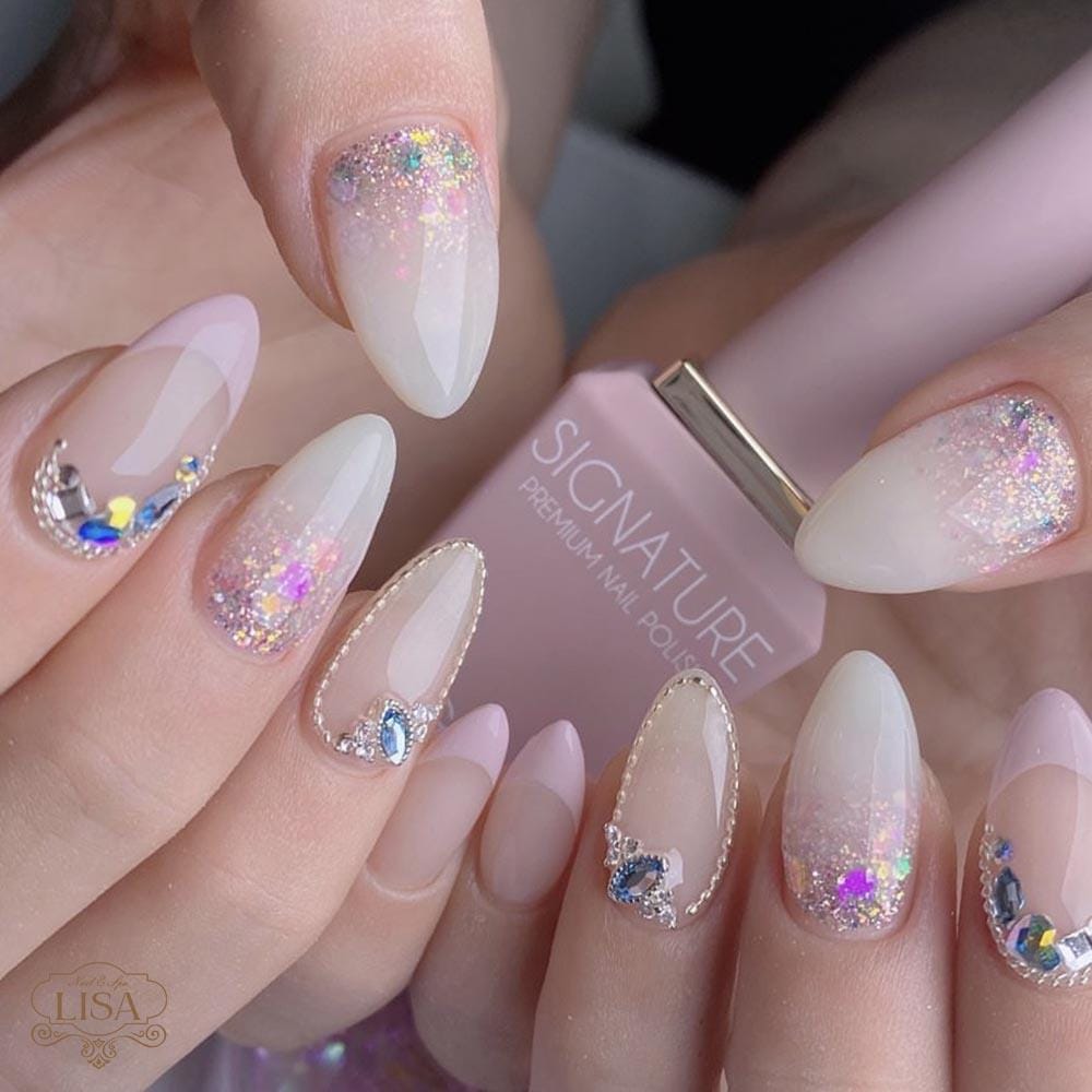 Mẫu nail đính xà cừ màu hồng