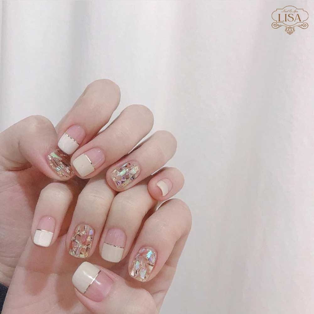 Nail ẩn xà cừ màu nude