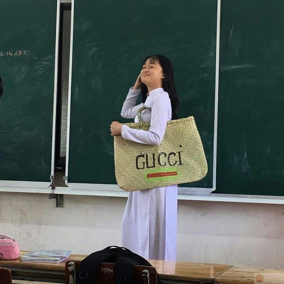 Meme học sinh lầy lội thường xuất hiện trong group chat với loạt tình huống khó đỡ