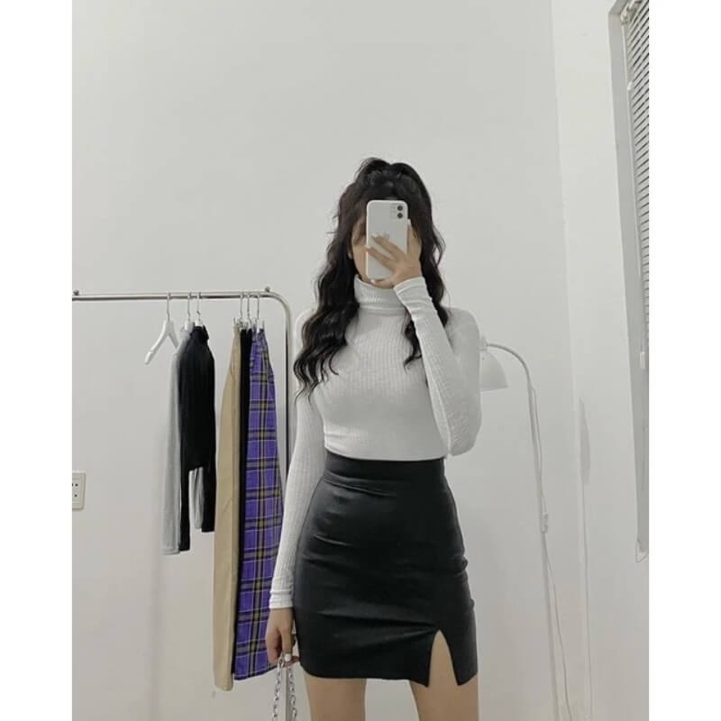 Chân váy da phối với áo gì