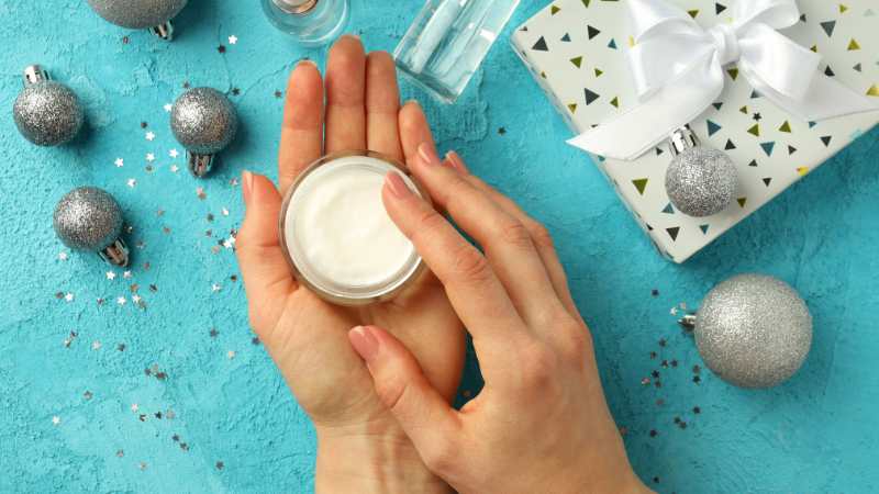 Kem dưỡng da tay cho cô giáo