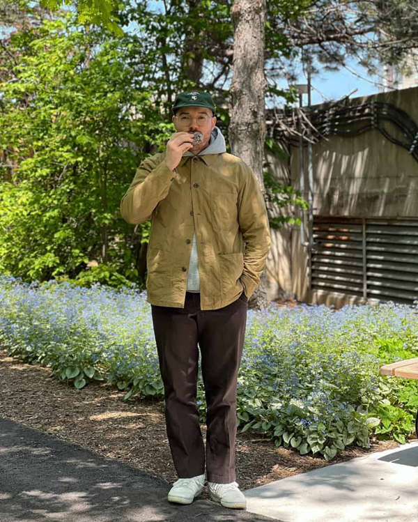 Quần nâu phối áo màu gì?