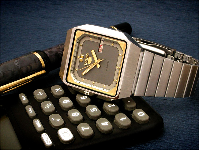 Đồng hồ Seiko mặt vuông