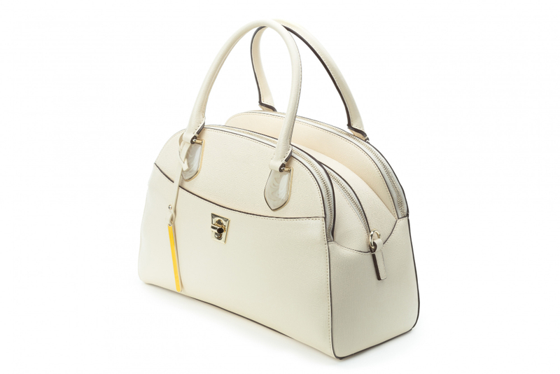 quà sinh nhật cho mẹ túi xách hàng hiệu sang trọng.