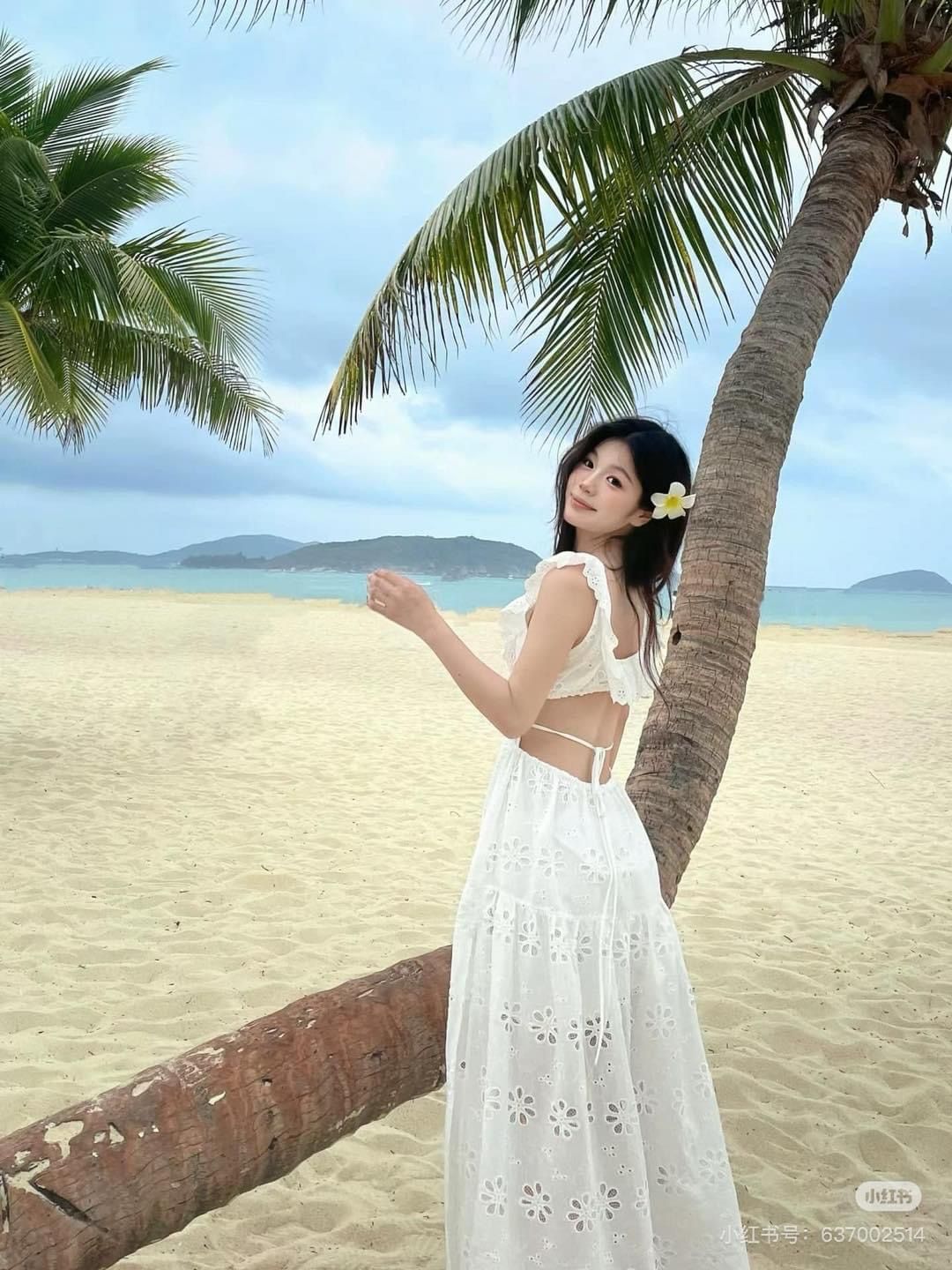 Gió biển giúp váy thêm mềm mại