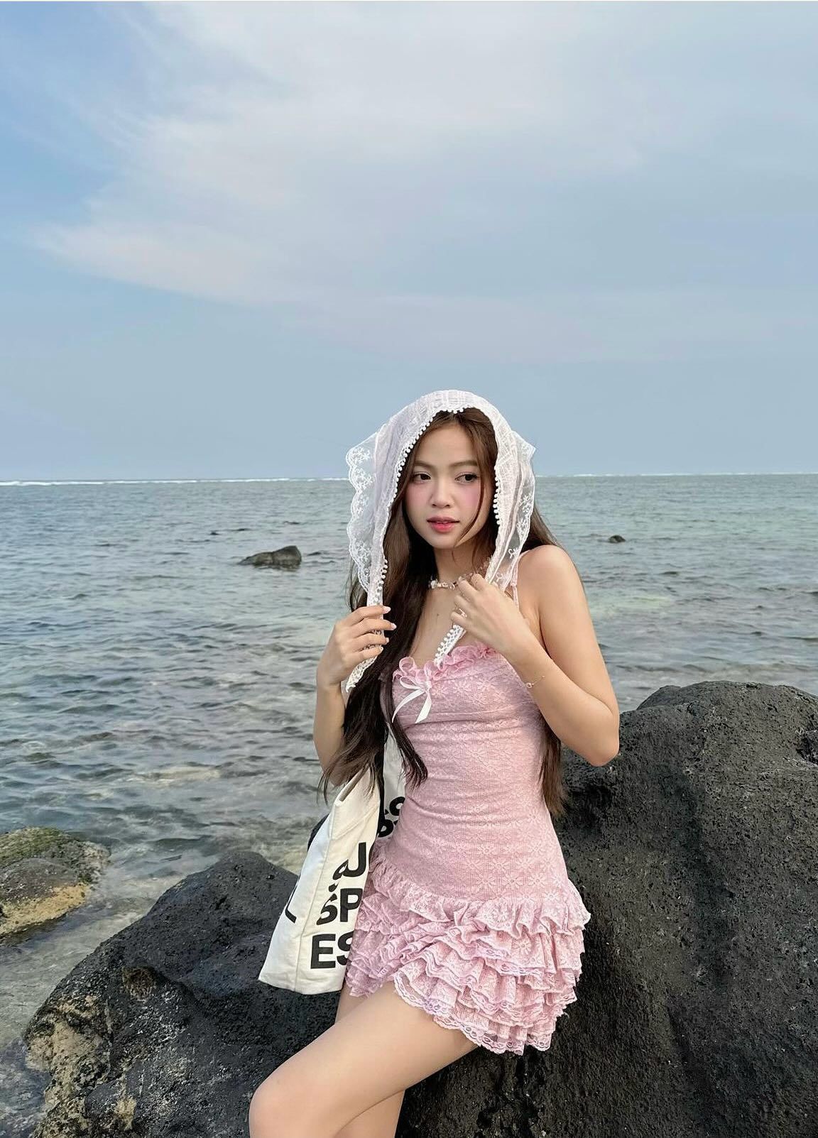 Tay dang rộng đón gió đầy năng lượng