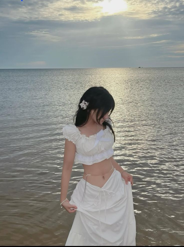 Một chút nghiêng vai làm dáng thêm mềm