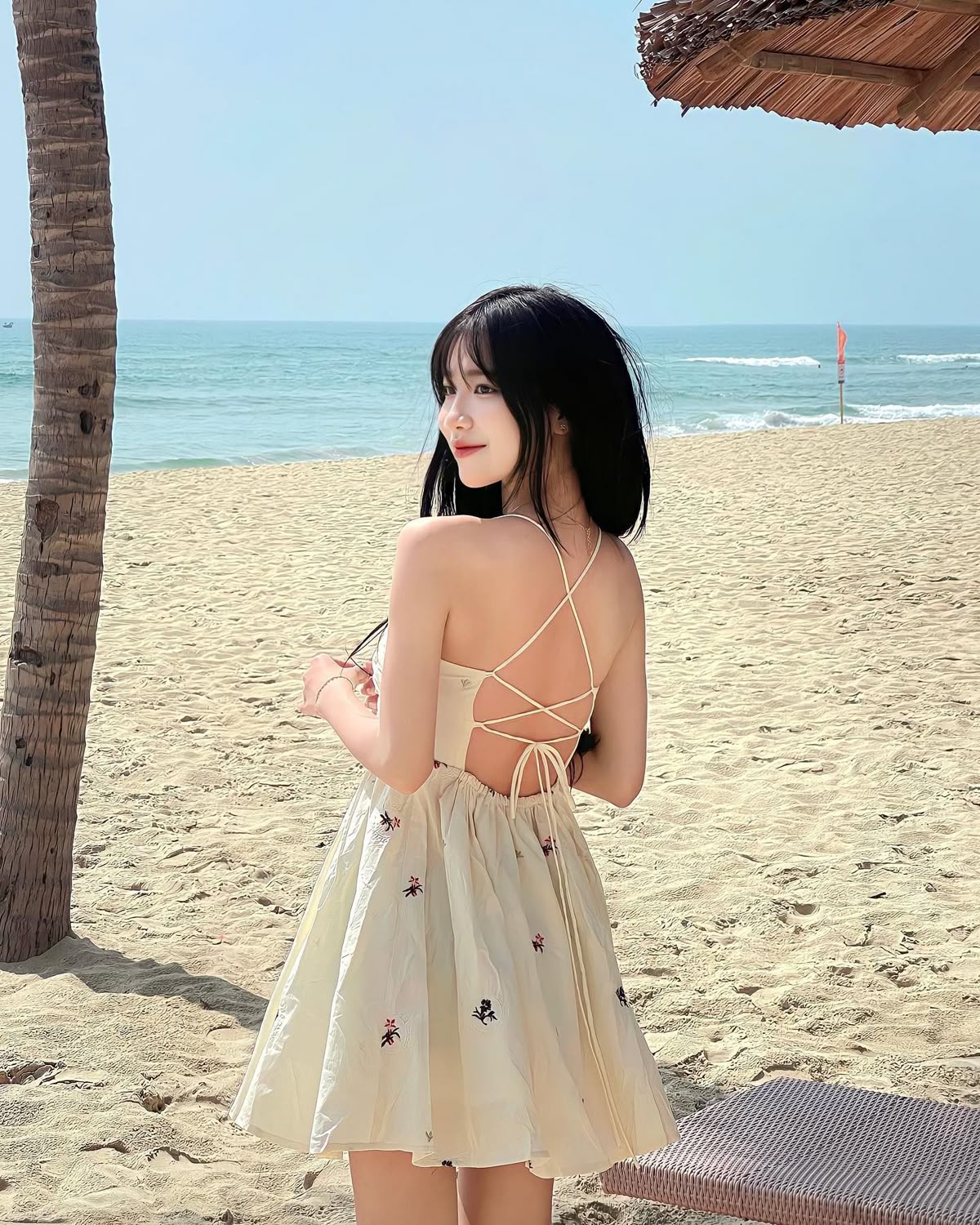 Váy xoè kết hợp với dáng xoay vòng