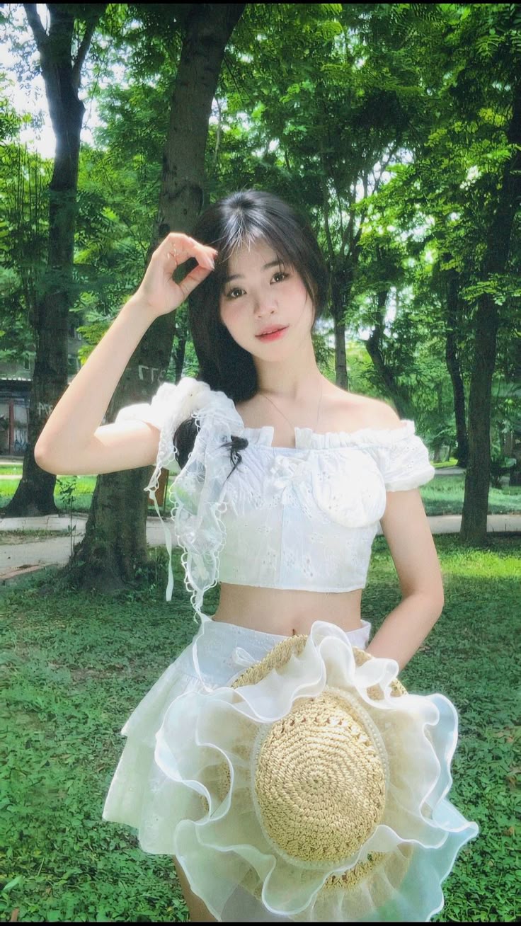 Dáng chụp ảnh váy Hàn tinh tế nhẹ nhàng